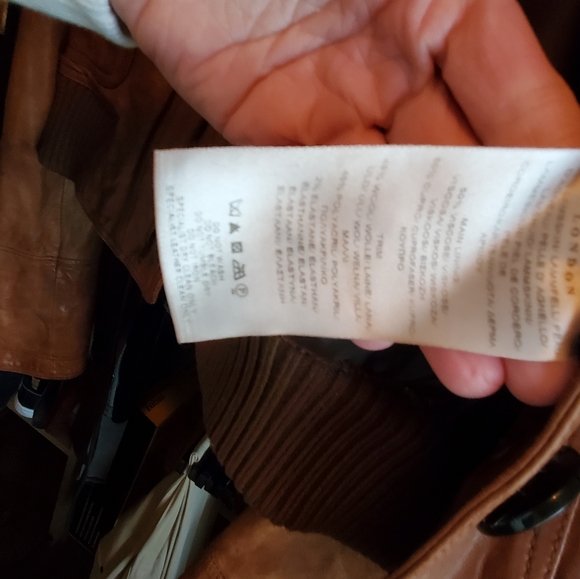 100% Authentic Burberry Cropped Lambskin Leather Jacket - Picture 4 of 16